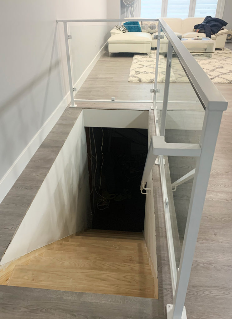Power Coated White Aluminum Railing with 3/8″ Tempered Glass | Northport, NY Power Coated White Aluminum Railing with 3/8″ Tempered Glass | Northport, NY
