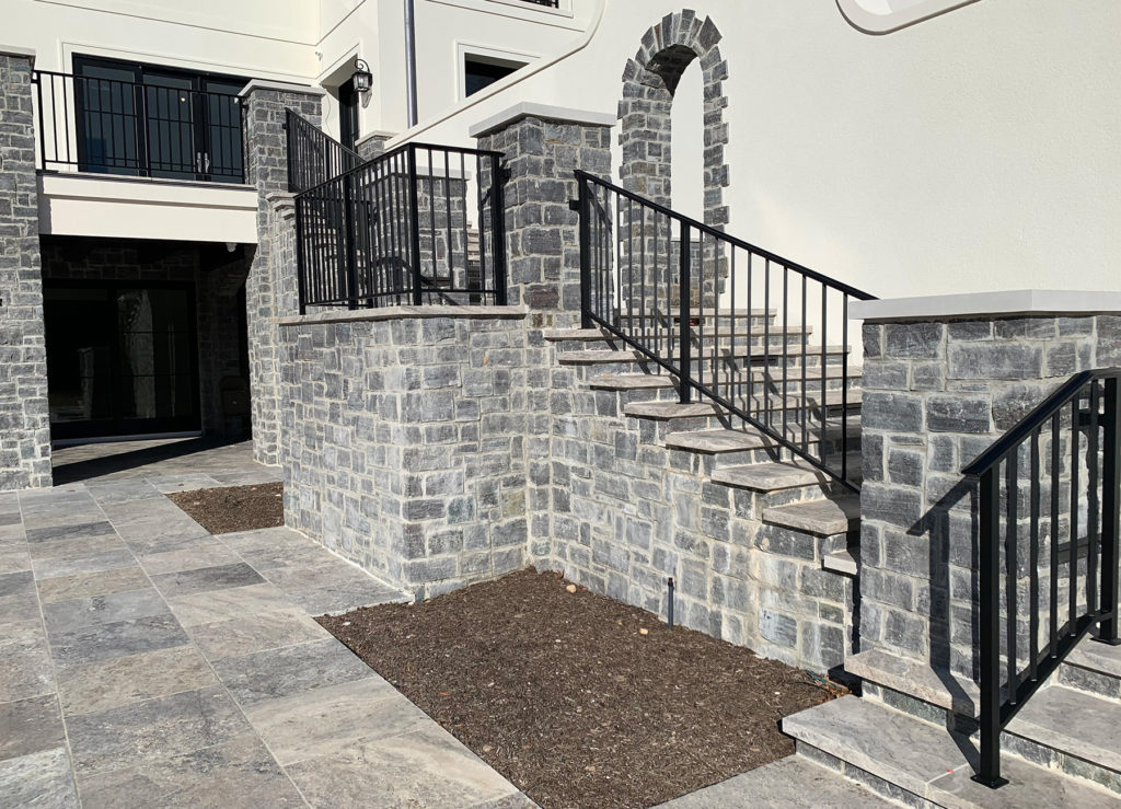 Aluminum Matte Black Powder-coated Railings | Upper Brookville, NY Aluminum Matte Black Powder-coated Railings | Upper Brookville, NY