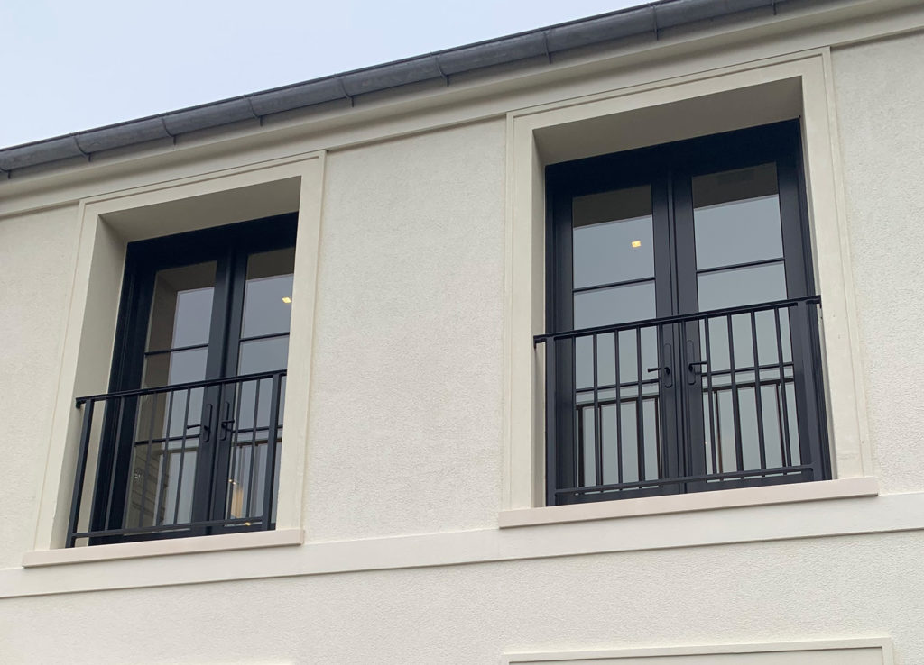 Aluminum Matte Black Powder-coated Railings | Upper Brookville, NY Aluminum Matte Black Powder-coated Railings | Upper Brookville, NY
