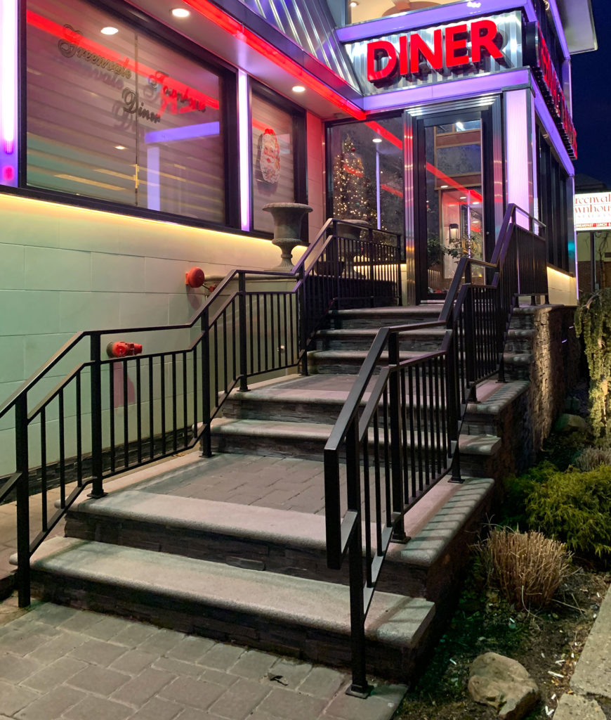 greenvale-townhouse-diner-02 greenvale-townhouse-diner-02
