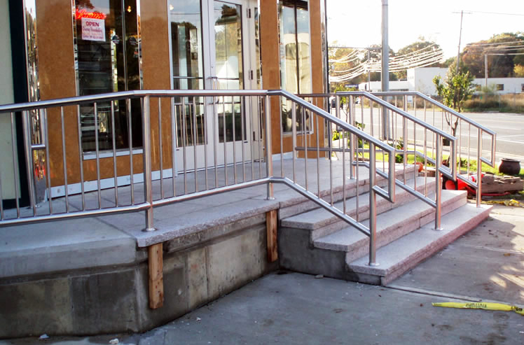 Stainless Steel Rails with Pickets