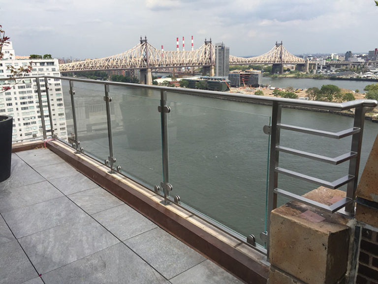 Stainless Steel Railing with Glass