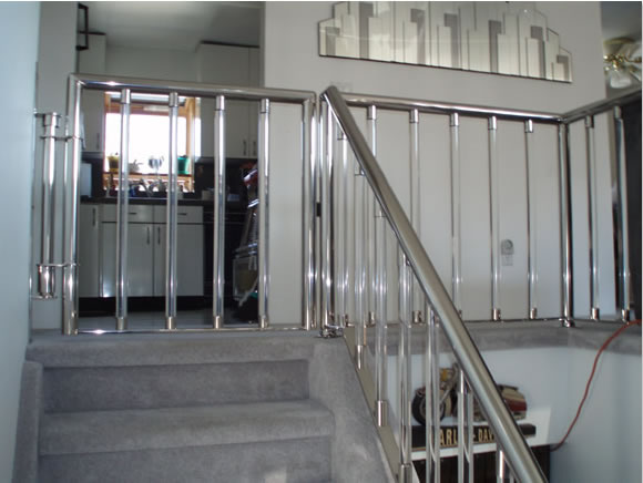 Stainless Steel & Lucite Rail with Gate